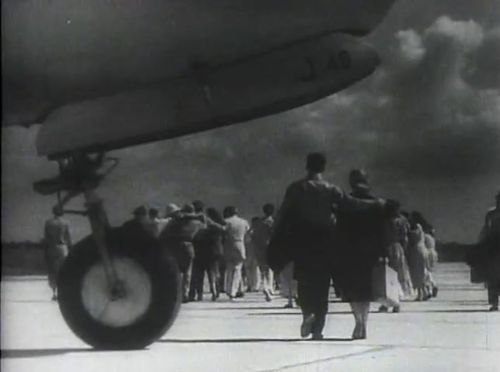 VideoScreenshot--AuxYeuxduSouvenir-1948-100’10”.jpg