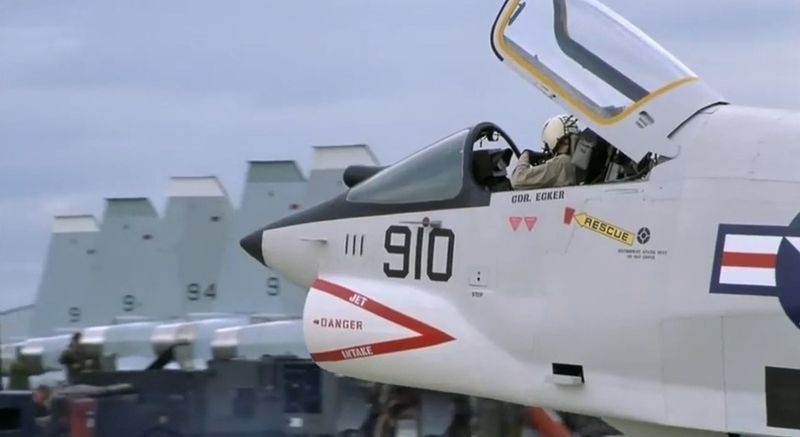 File:13days RF-8 F-5.jpg