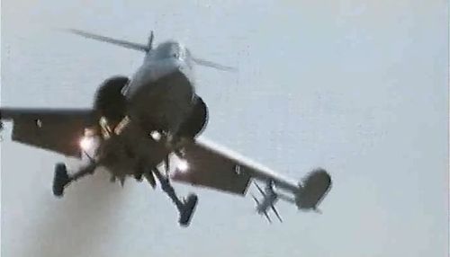 BT F-104 landing.jpg