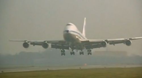 LeSerpent 747landing.jpg